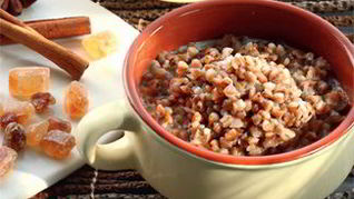 Гречневая каша с пряным молоком