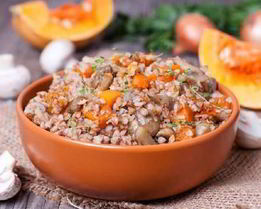 Гречневая каша с тыквой и грибами