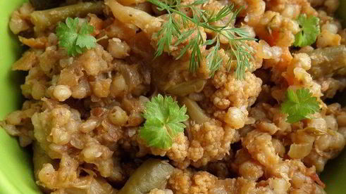 зеленая гречка с овощами