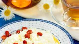 Каша рисовая с земляникой