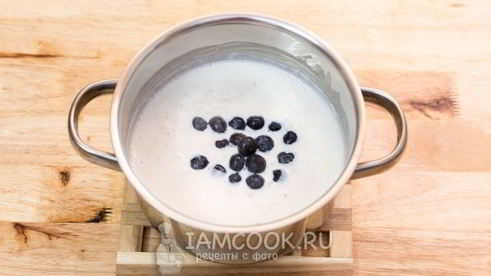 овсяная каша с черникой