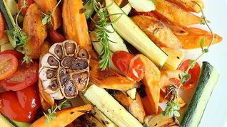 Батат с цуккини в соусе из кленового сиропа