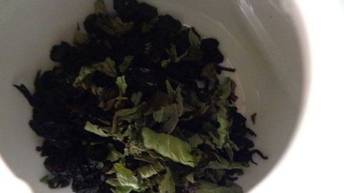 чай из черной смородины с мятой