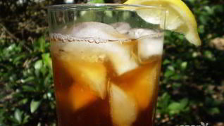 Холодный чай с лимоном