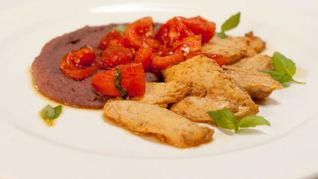 Курица с чайным соусом и пюре из фасоли