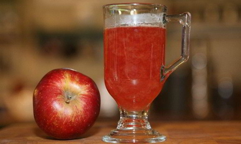 Рецепт яблочно-смородинового чай с медом и корицей