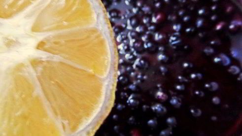 чернично-яблочный напиток