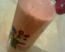 Коктейль клубнично-апельсиновый