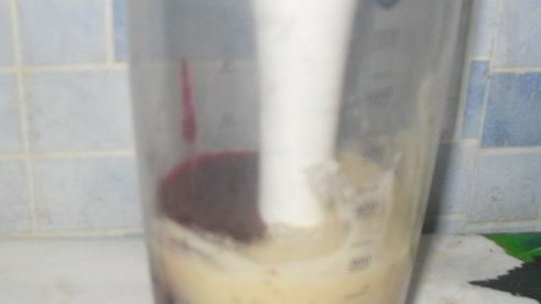 бананово-малиновый смузи