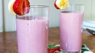 Клубнично-банановый смузи