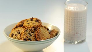 Печенье Фитнес и овсяный смузи с клюквой