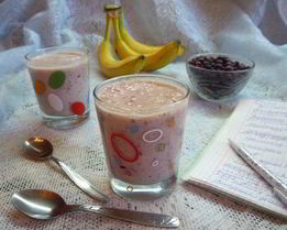 Смузи из черной смородины и банана