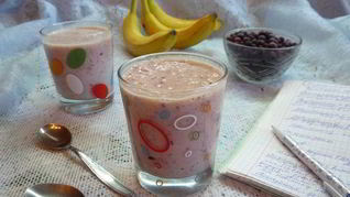 Смузи из черной смородины и банана