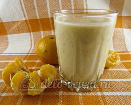Смузи на кефире с бананом и мандарином