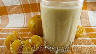 Смузи на кефире с бананом и мандарином