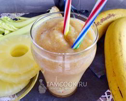 Смузи с ананасом и сельдереем