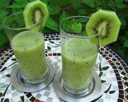 Смузи с апельсиновым соком и киви