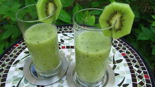 Смузи с апельсиновым соком и киви