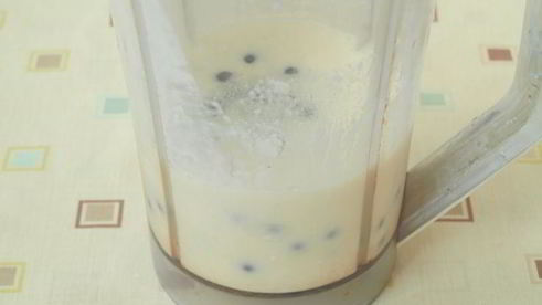 смузи с творогом и черной смородиной