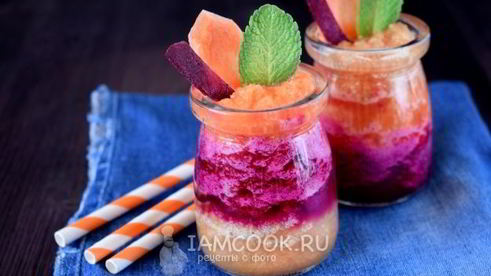 смузи со свеклой, морковью и яблоком