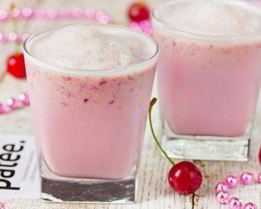 Вишневый смузи с йогуртом