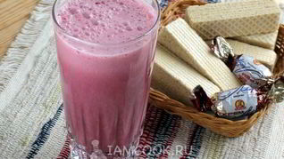 Соевый коктейль с ягодами