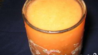 Витаминный напиток из тропических фруктов