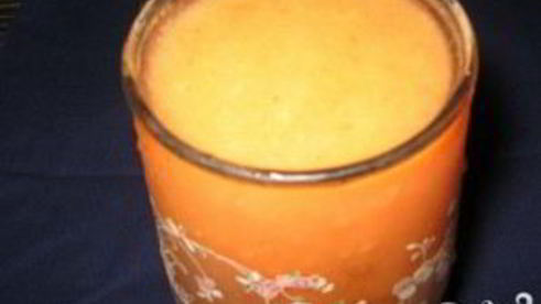 витаминный напиток из тропических фруктов