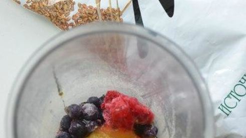 ягодный коктейль с отрубями