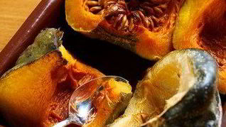 Запеченная тыква акорн с кленовым сиропом