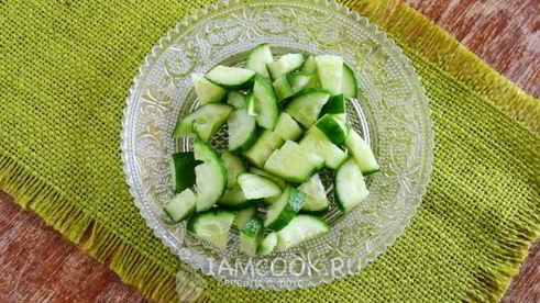 зеленый коктейль на греческом йогурте