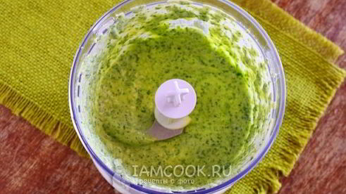 зеленый коктейль на греческом йогурте