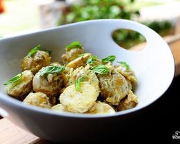 Картофельный салат с лимоном и базиликом