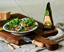 Картофельный салат с лососем и сыром Джюгас