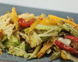 Картофельный салат с луково-чесночной заправкой