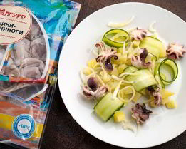 Картофельный салат с мини-осьминогами