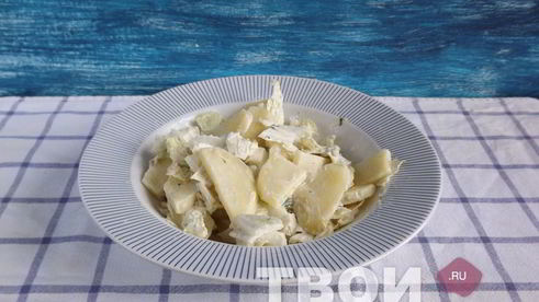 картофельный салат с семгой