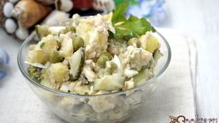 Картофельный салат с тунцовым соусом