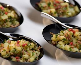 Картофельный салат с жареным беконом