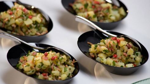 картофельный салат с жареным беконом