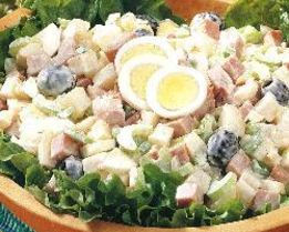 Праздничный картофельный салат с ветчиной