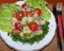 Салат из картофеля с помидорами по-деревенски
