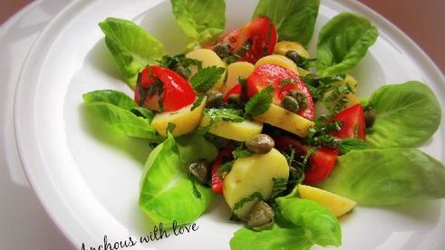 салат из молодого картофеля с каперсами и мятой