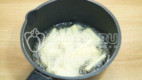 салат с картофелем фри новогодние мотивы