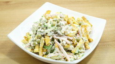 салат с картофелем фри новогодние мотивы