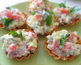 Салат с картофелем и слабосоленой семгой