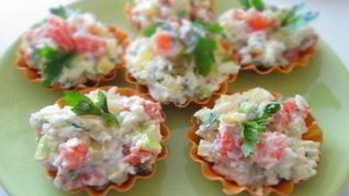 Салат с картофелем и слабосоленой семгой