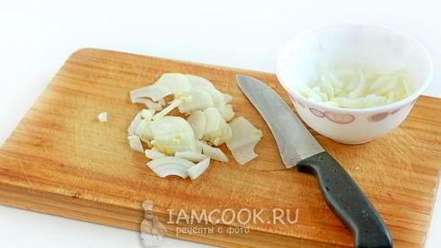 салат с картофелем и солеными огурцами