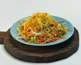 Салат с картофельной соломкой