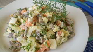 Салат с картошкой и грибами